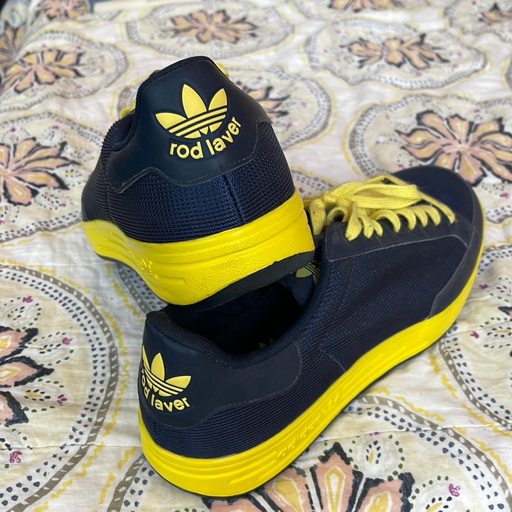 Adidas Rod Laver trainers